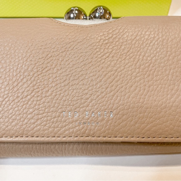 NWT TED BAKER LONDON Josiey Scripted Bobble Matinee Wallet, Taupe - Picture 2 of 10